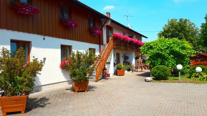 Pension Zum Krug, Messe Muenchen Hergolding Ngoại thất bức ảnh
