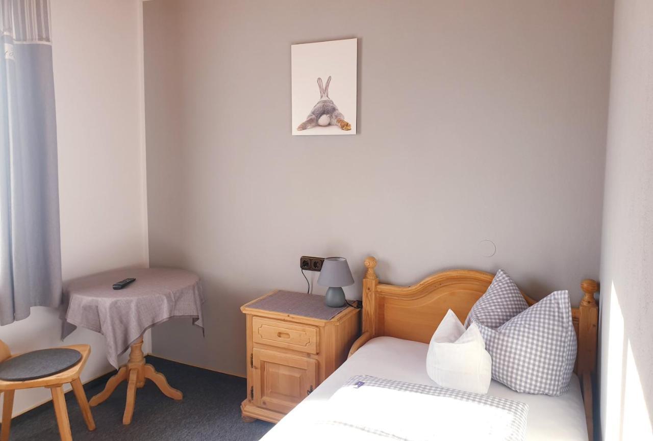 Pension Zum Krug, Messe Muenchen Hergolding Ngoại thất bức ảnh