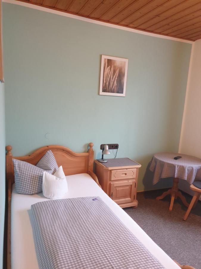 Pension Zum Krug, Messe Muenchen Hergolding Ngoại thất bức ảnh