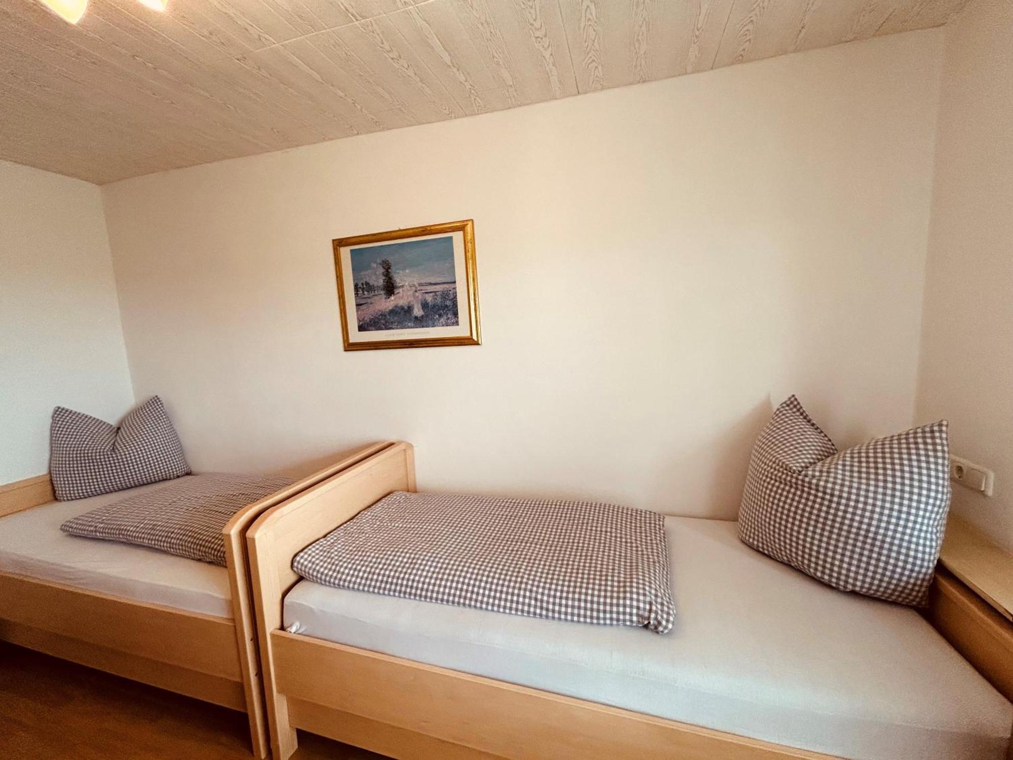 Pension Zum Krug, Messe Muenchen Hergolding Phòng bức ảnh